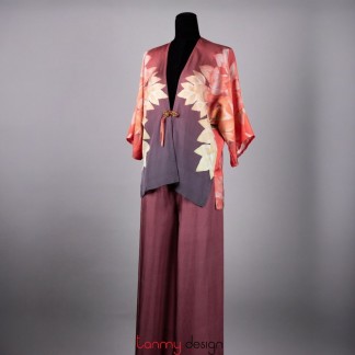 Áo Kimono dáng ngắn mẫu sen cam nền đen